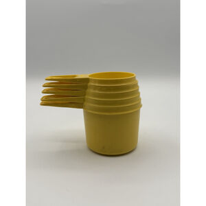 Vintage Tupperware Yellow Measuring Cup Set 5pc Nesting 1C 3/4 2/3 1/2 1/4 Cups